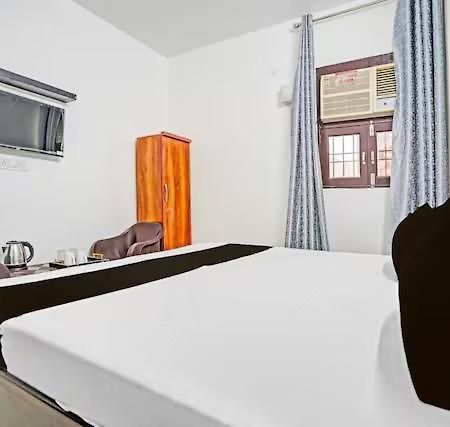 Rooftop Castle Hotell Noida Exteriör bild